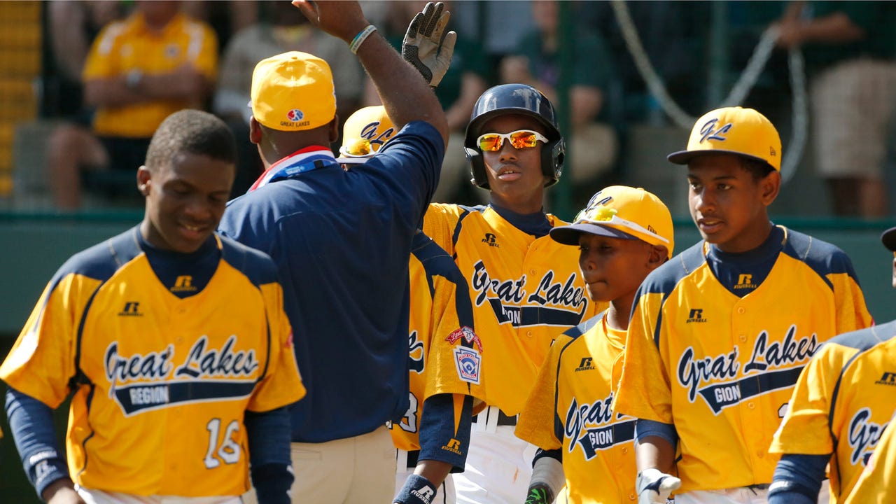 Chicago's Jackie Robinson West creating LLWS buzz, wins opener
